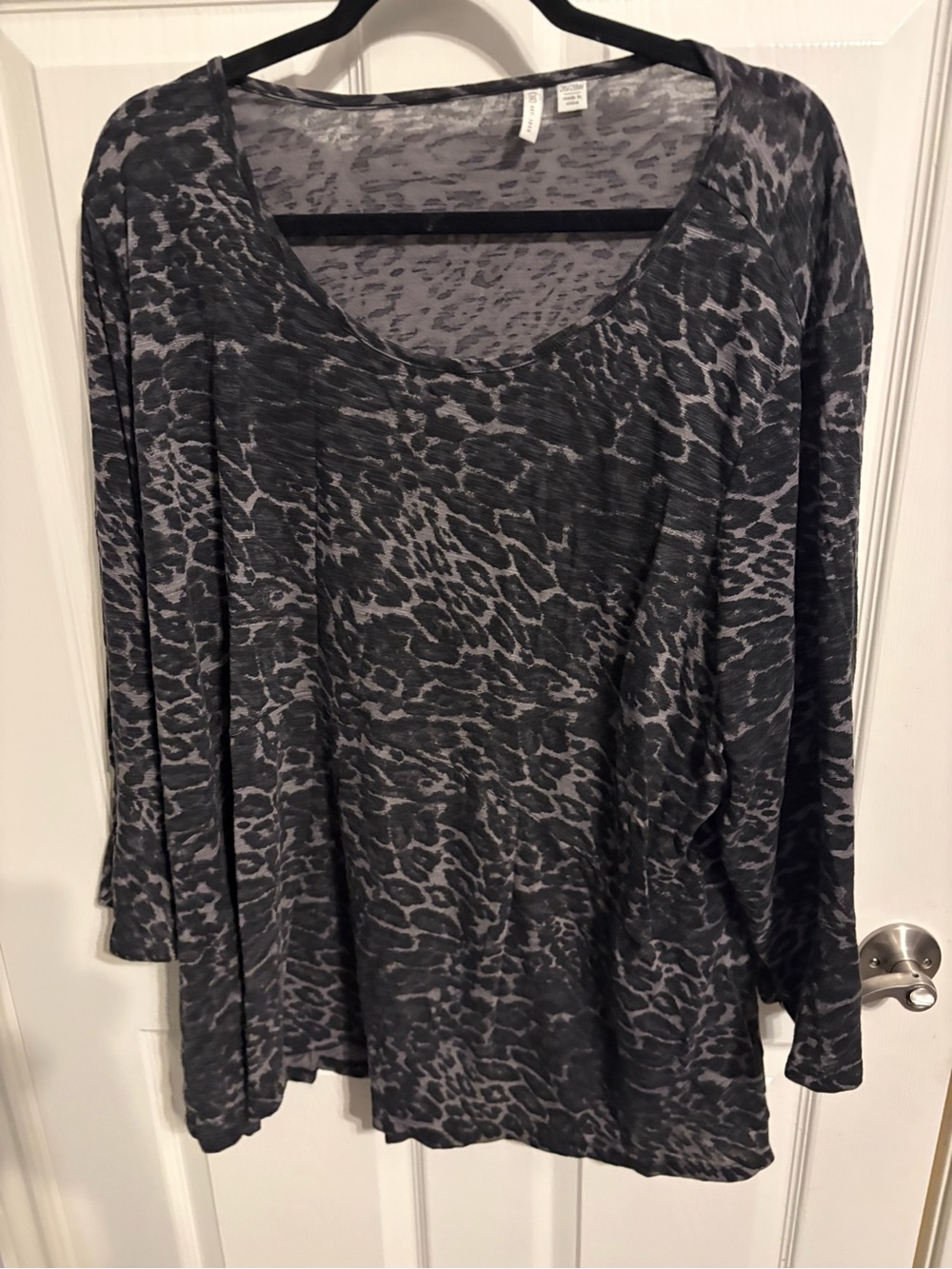 258- Cato Charcoal and Gray Leopard Print Long Sleeve Scoop Neck Top